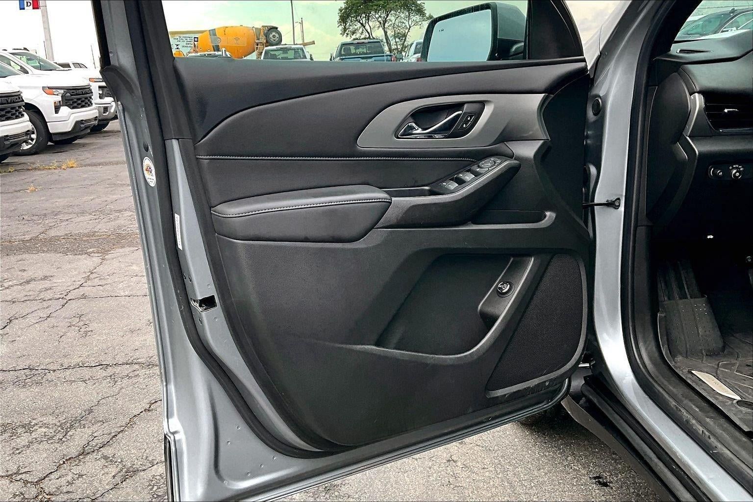 Used 2024 Chevrolet Traverse LT FWD image 26