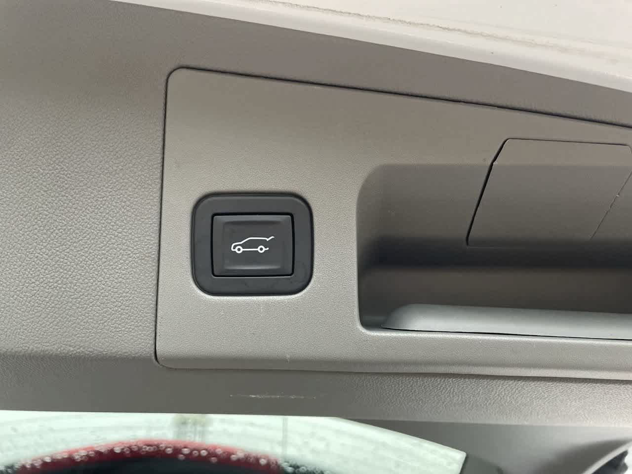 Certified 2025 Cadillac XT5 Premium Luxury AWD/4WD image 18