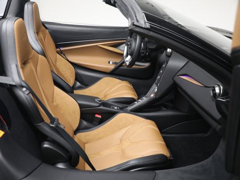 Used 2025 McLaren 750S TechLux image 35