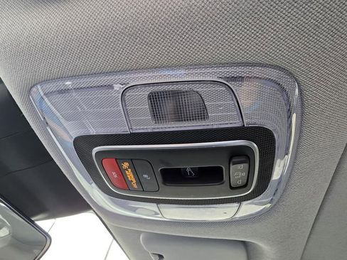 Used 2025 Hyundai Elantra SEL image 19