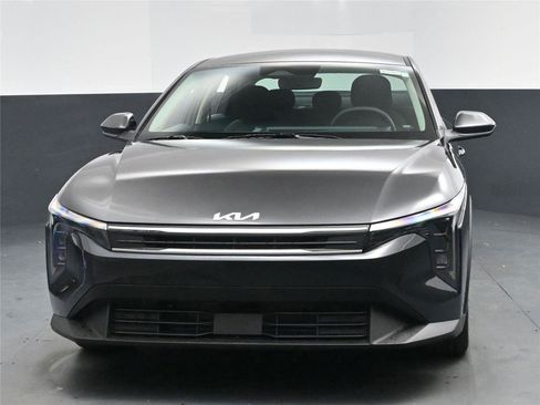 New 2025 Kia K4 LXS image 11