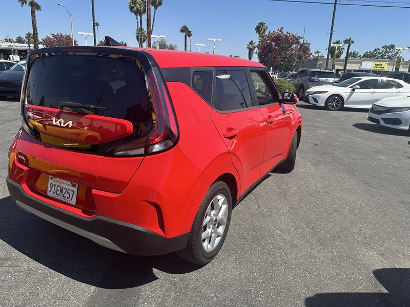 Used 2023 Kia Soul LX w/ LX Technology Package FWD image 16