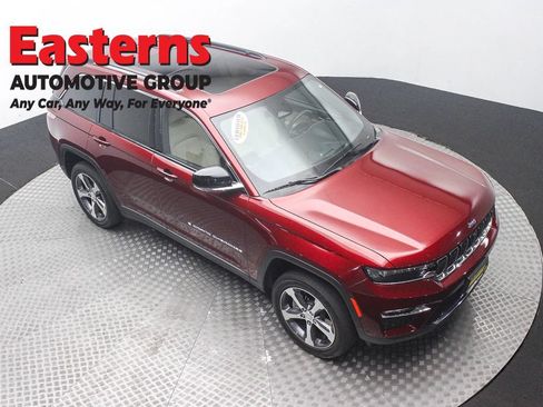 Used 2023 Jeep Grand Cherokee 4WD 4xe w/ Luxury Tech Group II image 3