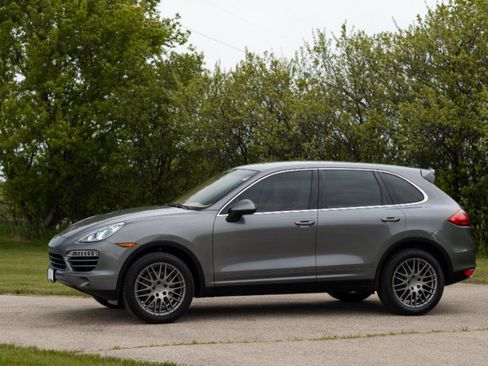 Used 2013 Porsche Cayenne Diesel AWD/4WD image 2