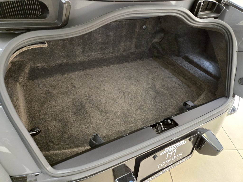 Used 2020 Aston Martin DBS Superleggera RWD image 20
