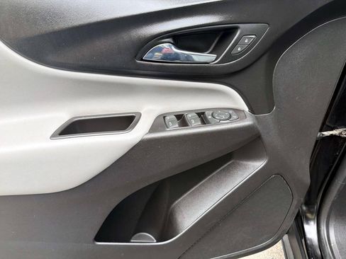 Used 2020 Chevrolet Equinox LS w/ LPO, Cargo Package AWD/4WD image 12