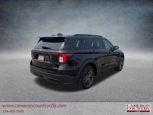 Used 2025 Ford Explorer ST-Line w/ ST-Line Street Pack AWD/4WD image 5