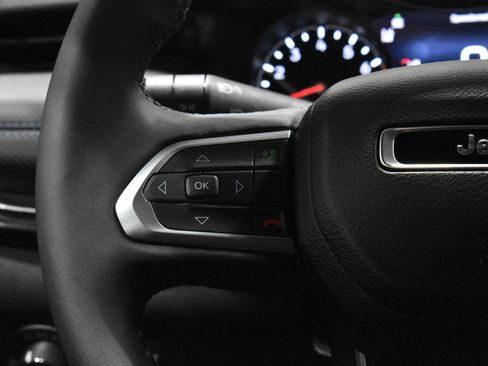 Used 2026 Jeep Compass Limited AWD/4WD image 7
