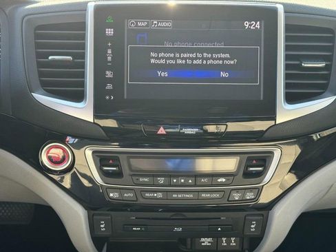 Used 2016 Honda Pilot Touring image 19