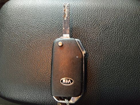 Used 2021 Kia Forte LXS FWD image 32