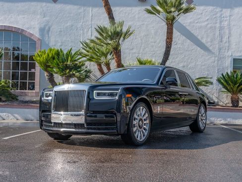 Used 2019 Rolls-Royce Phantom Sedan RWD image 38