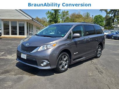 Used 2014 Toyota Sienna SE