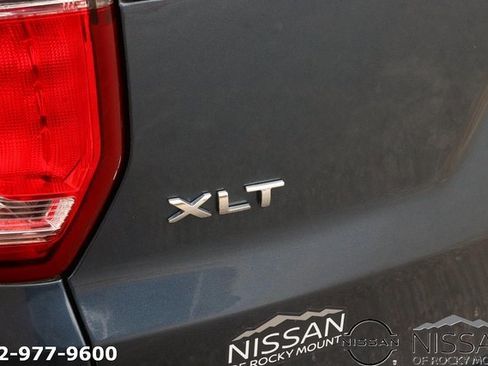 Used 2018 Ford Explorer XLT w/ Equipment Group 202A image 9