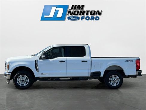 Used 2025 Ford F250 XLT image 6