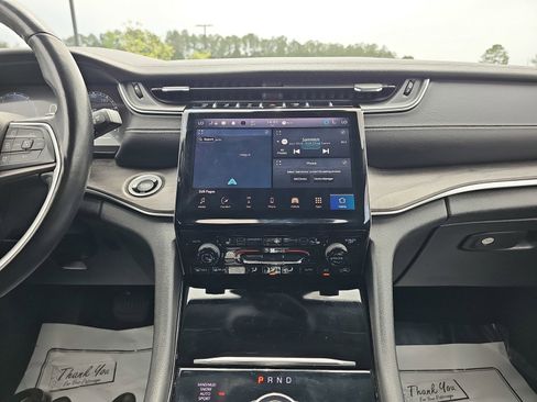 Used 2021 Jeep Grand Cherokee L Limited AWD/4WD image 23