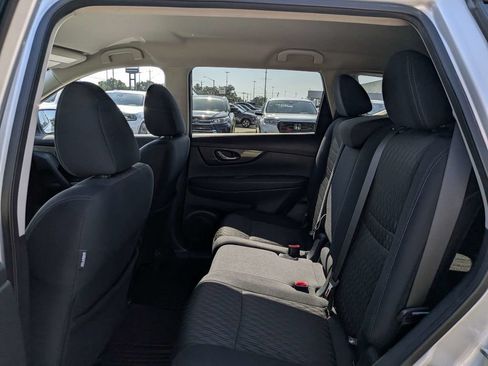 Used 2019 Nissan Rogue S w/ Special Edition Package FWD image 13