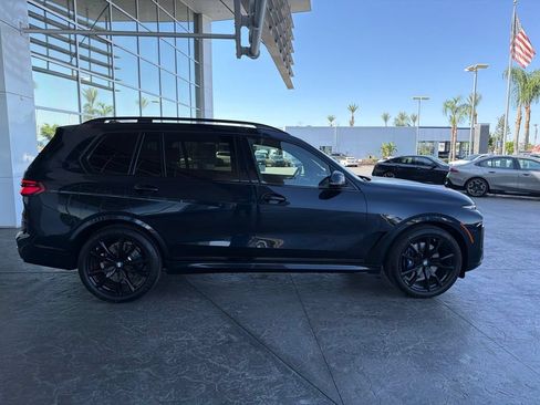 Used 2023 BMW X7 xDrive40i w/ Executive Package AWD/4WD image 3