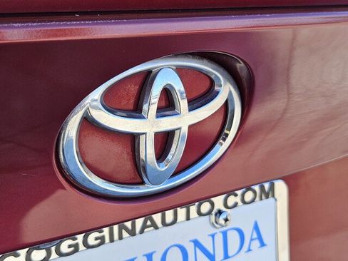 Used 2019 Toyota C-HR LE image 28