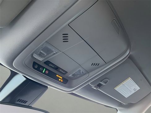 Used 2025 Chevrolet Blazer LT image 24