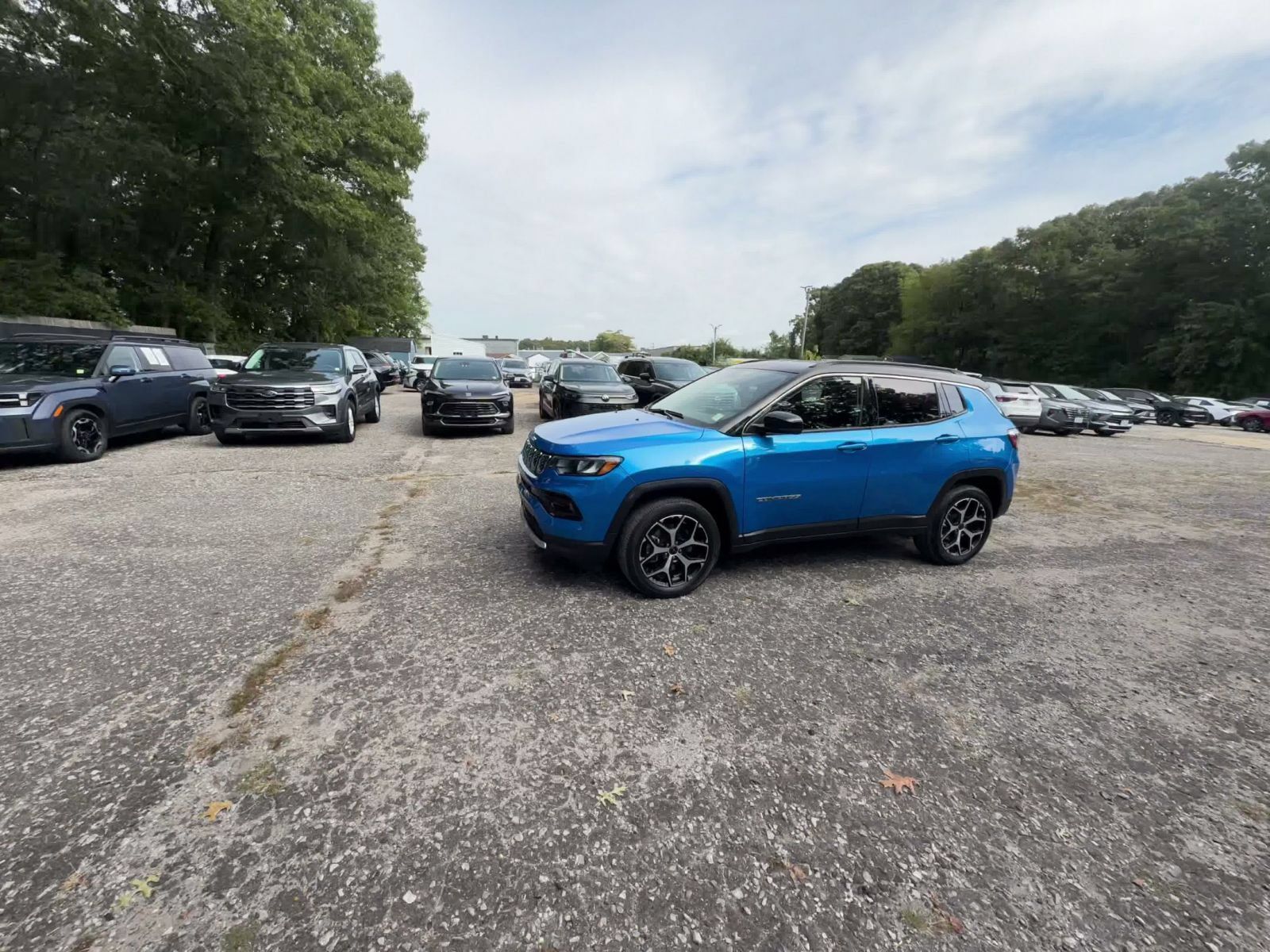 Used 2025 Jeep Compass Limited AWD/4WD image 9