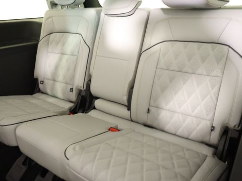 New 2026 Lincoln Navigator Black Label AWD/4WD image 13