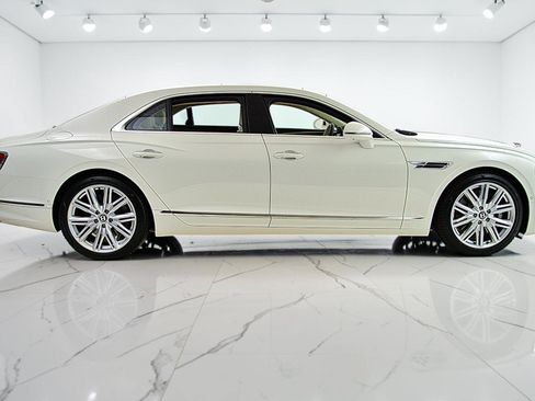 Certified 2023 Bentley Flying Spur Plug-In Hybrid AWD/4WD image 15