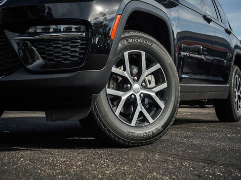 New 2025 Jeep Grand Cherokee Limited image 5