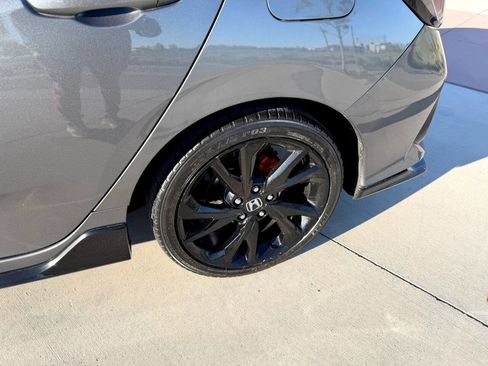 Used 2018 Honda Civic Sport image 20