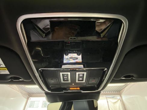 Used 2023 Land Rover Range Rover Velar R-Dynamic S AWD/4WD image 30