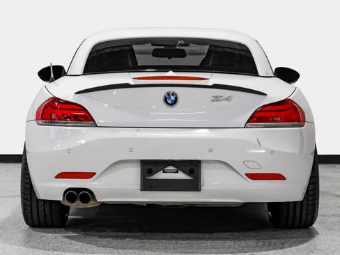 Used 2016 BMW Z4 sDrive28i w/ Technology Package RWD image 9