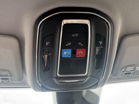 Used 2022 Jeep Grand Cherokee L Limited AWD/4WD image 31