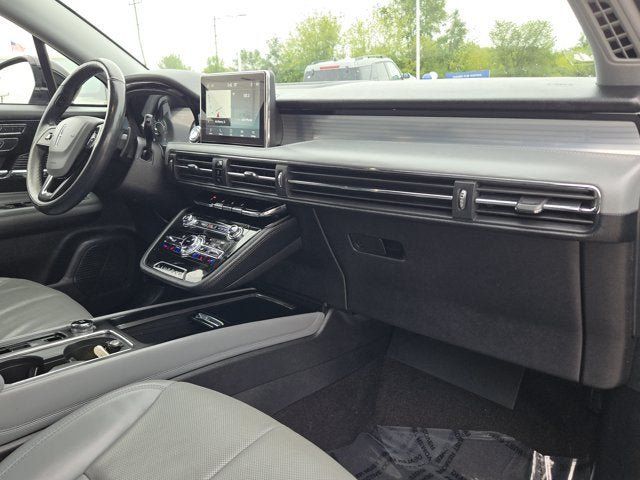 Used 2022 Lincoln Corsair AWD w/ Premium Package image 5
