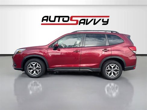 Used 2022 Subaru Forester Premium image 4