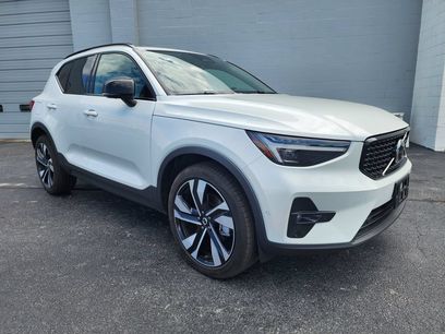 Certified 2025 Volvo XC40 B5 Ultra