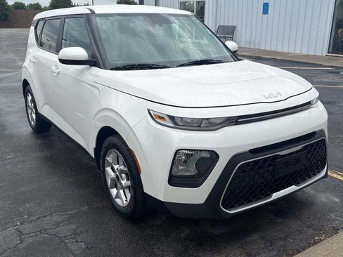 Used 2022 Kia Soul LX w/ Technology Package image 3