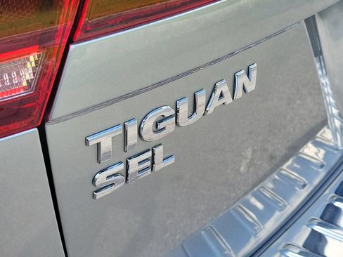 Used 2020 Volkswagen Tiguan SEL Premium R-Line w/ 3rd Row Seat Package AWD/4WD image 5