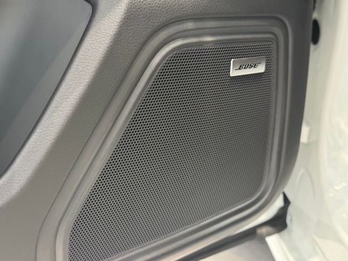 Certified 2025 Porsche Macan image 14