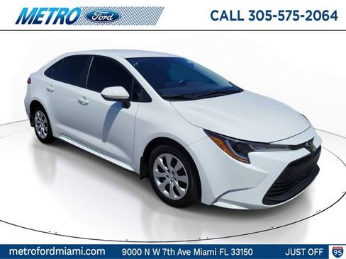Used 2024 Toyota Corolla LE image 1