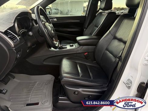 Used 2018 Jeep Grand Cherokee Limited image 12