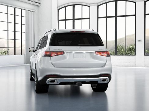 New 2026 Mercedes-Benz GLS 580 4MATIC image 26
