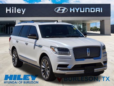 Used 2018 Lincoln Navigator Select w/ Cargo Package RWD image 1