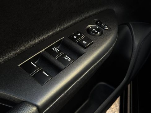 Used 2016 Honda Accord Touring image 12