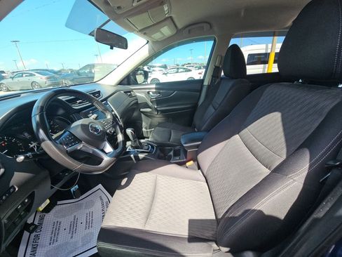 Used 2018 Nissan Rogue SV image 7