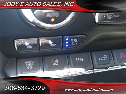 Used 2022 Chevrolet Silverado 2500 LTZ w/ LTZ Premium Package AWD/4WD image 23