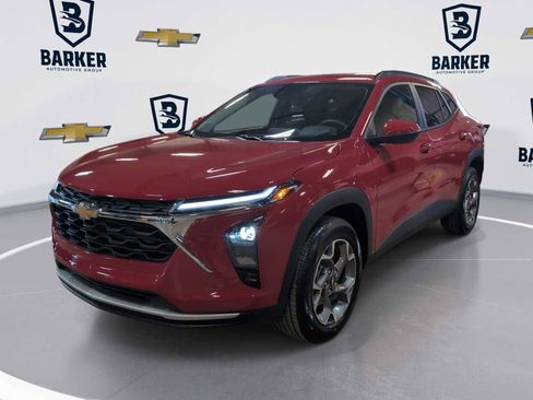 New 2026 Chevrolet Trax LT w/ Sunroof Package FWD image 1