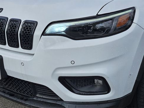 Used 2023 Jeep Cherokee Altitude Lux image 5