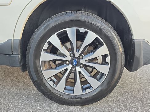 Used 2017 Subaru Outback 2.5i Limited w/ Popular Package #5 image 32