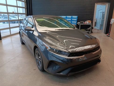 Used 2023 Kia Forte LXS image 1