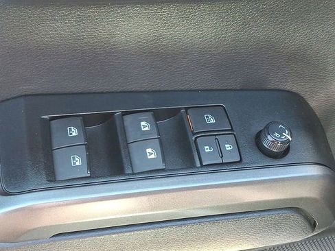 Used 2023 Toyota Tacoma TRD Sport w/ Technology Package image 21