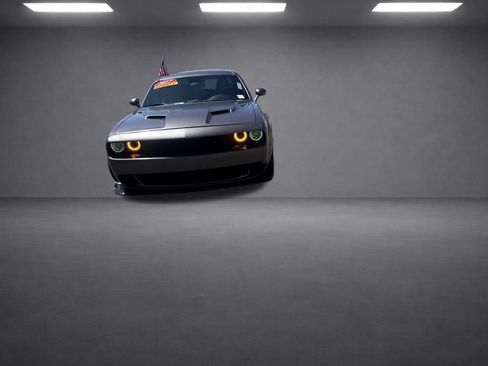 Used 2017 Dodge Challenger R/T RWD image 32